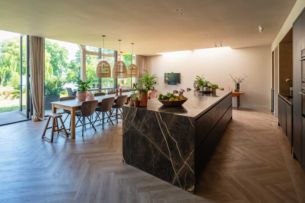 Houten villa met glas Loosdrecht