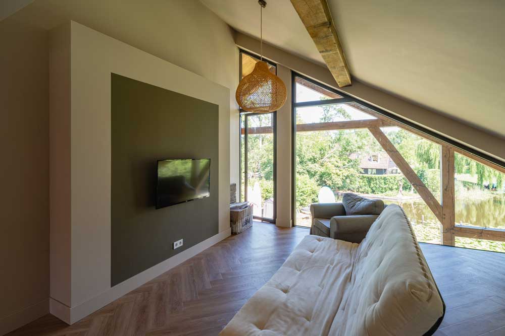 Houten villa met glas Loosdrecht